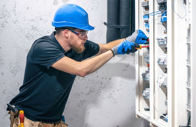 Electrical Work Services in Dubai, Sharjah & Abu Dhabi – 0567594412